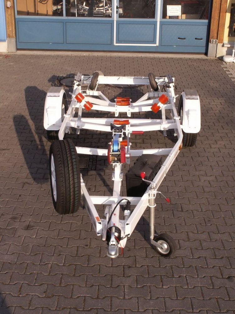 Harbeck Anhänger für Motorboote - Comfort Line - Marina Wassersport GmbH