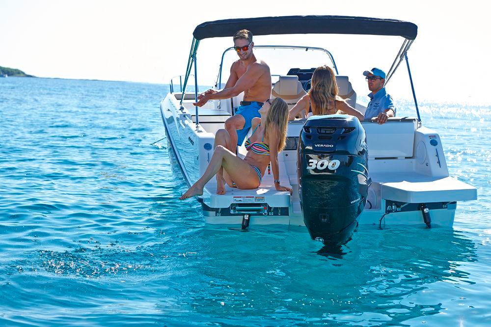 Quicksilver Activ 755 Sundeck