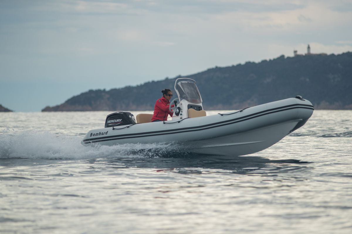 Bombard Sunrider 500 with Mercury F40ELPT and equipment - MEGA SALE