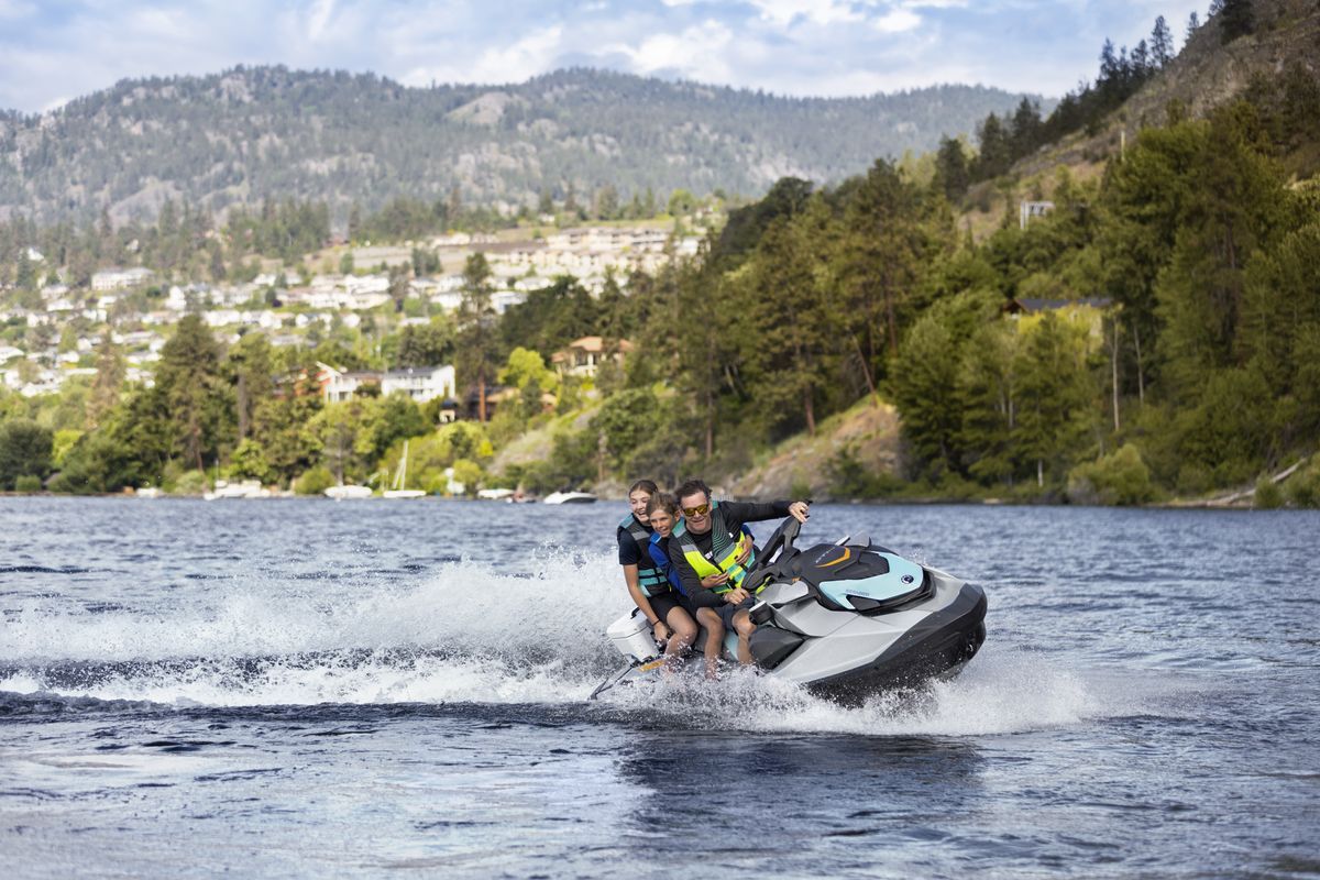 SeaDoo GTI SE 170 Jetski Modell 2023 - Ice Metal / Neo Mint