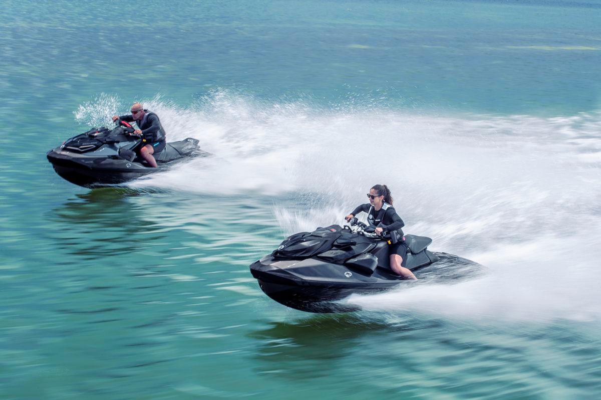 SeaDoo RXP-X RS 300 Audio Jetski Modell 2023 - Premium Triple Black