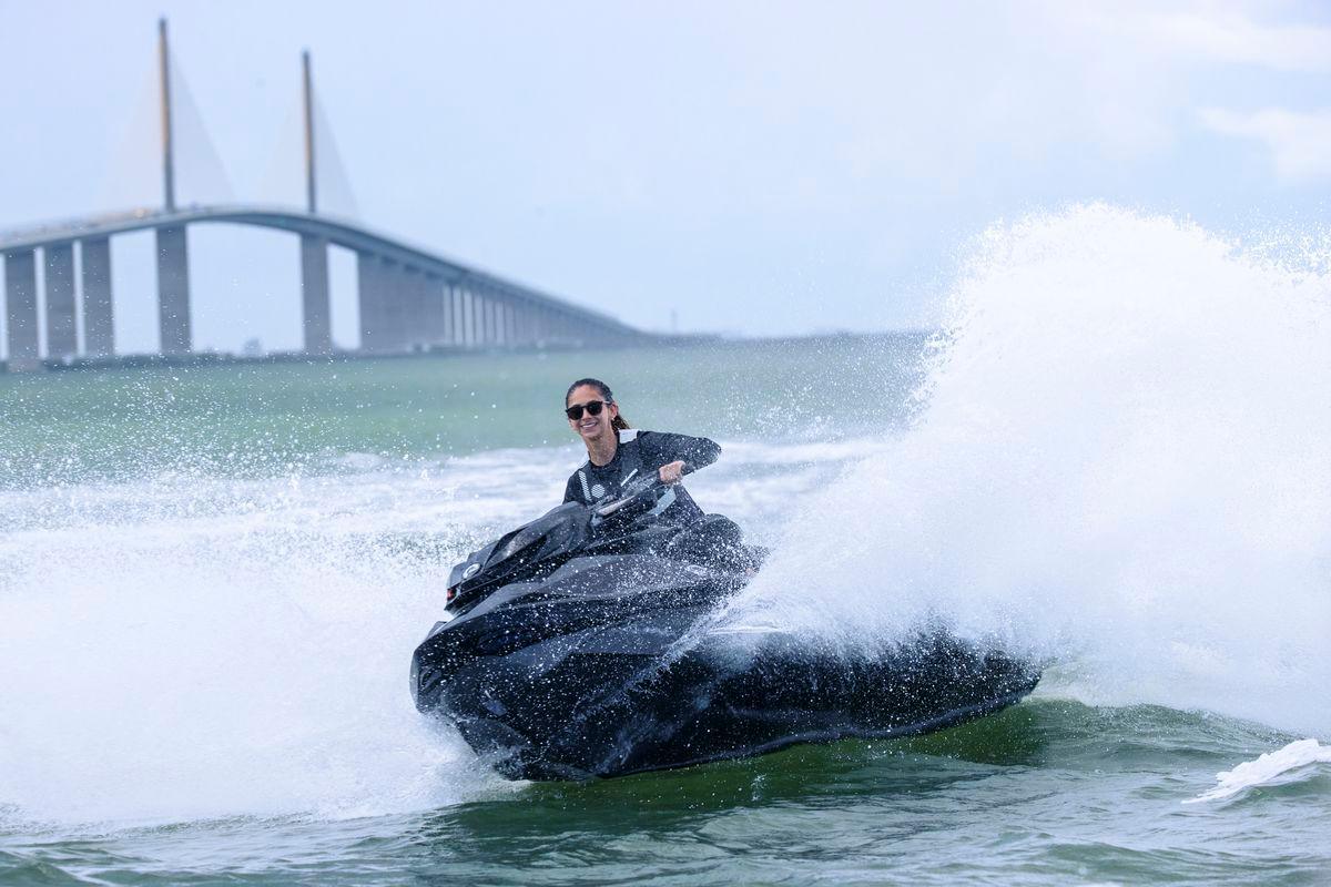 SeaDoo RXP-X RS 300 Audio Jetski Modell 2023 - Premium Triple Black