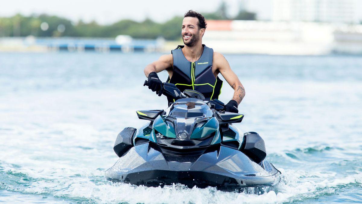 SeaDoo RXP-X RS Apex 300 Audio Jetski Modell 2023 - Racing Green