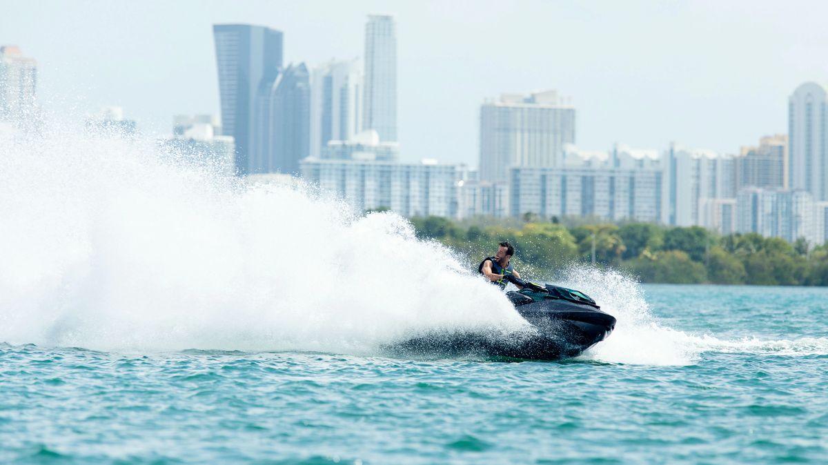 SeaDoo RXP-X RS Apex 300 Audio Jetski Modell 2023 - Racing Green
