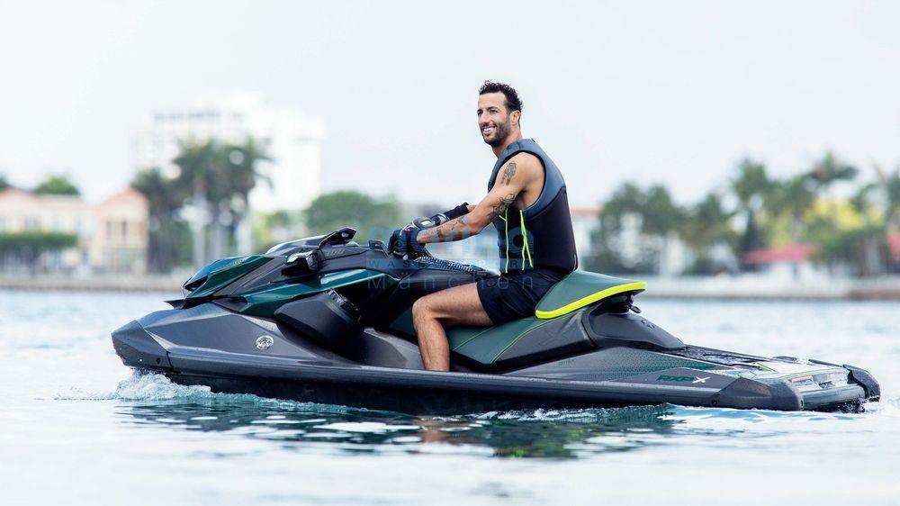 SeaDoo RXP-X RS Apex 300 Audio Jetski Modell 2023 - Racing Green
