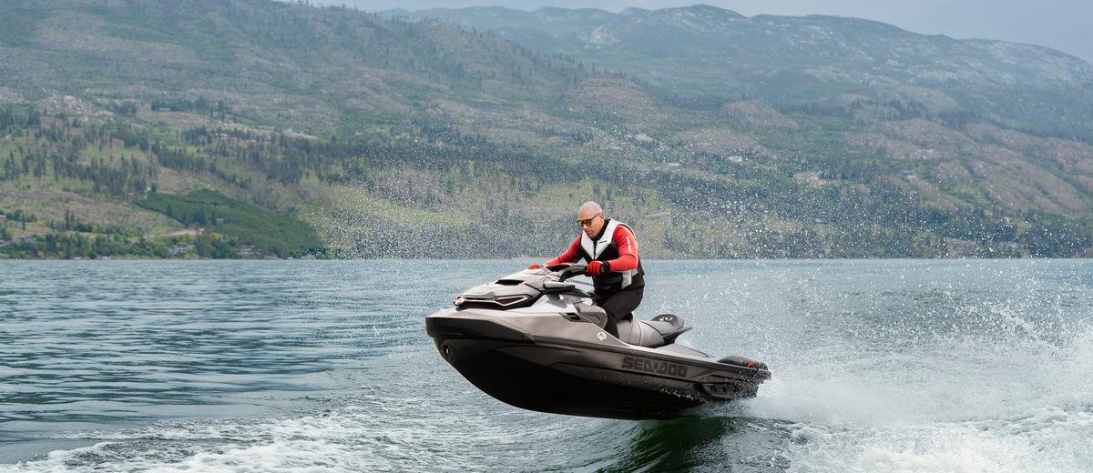SeaDoo RXT-X RS 300 Audio iDF Jetski Modell 2023 - Premium Triple Black