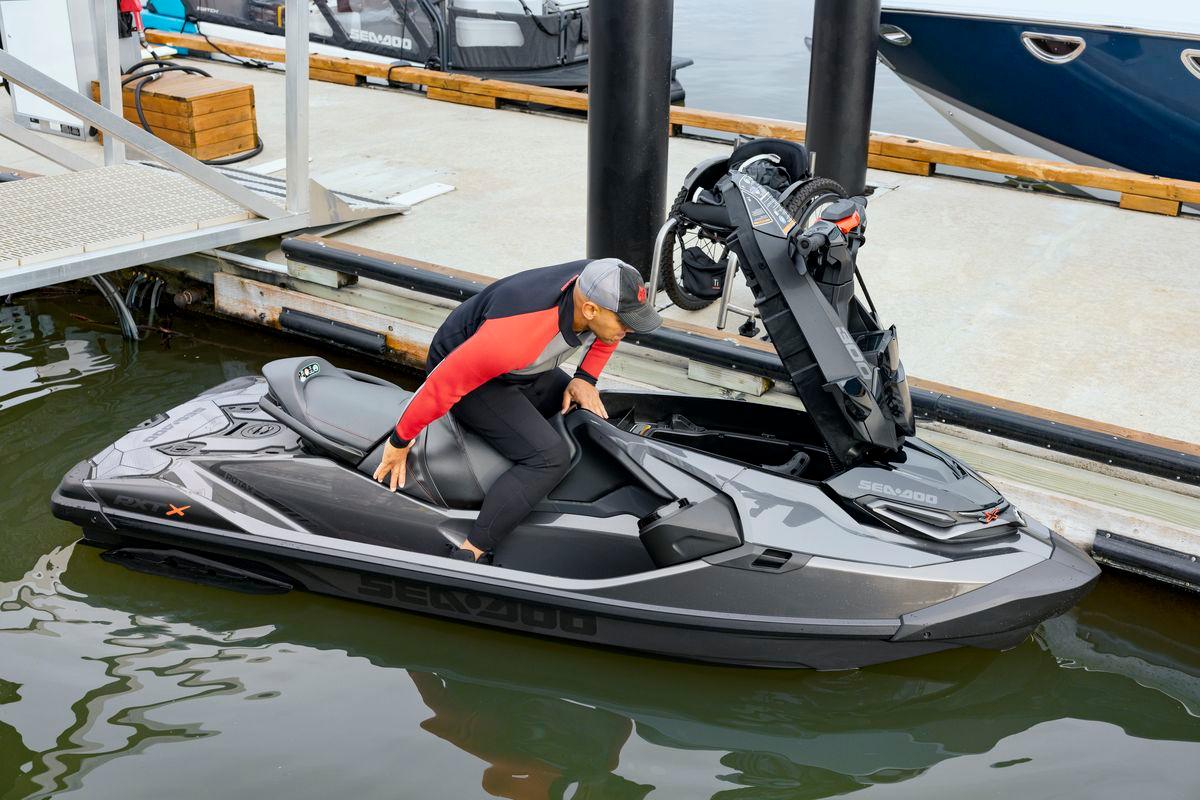 SeaDoo RXT-X RS 300 Audio iDF Jetski Modell 2023 - Premium Triple Black