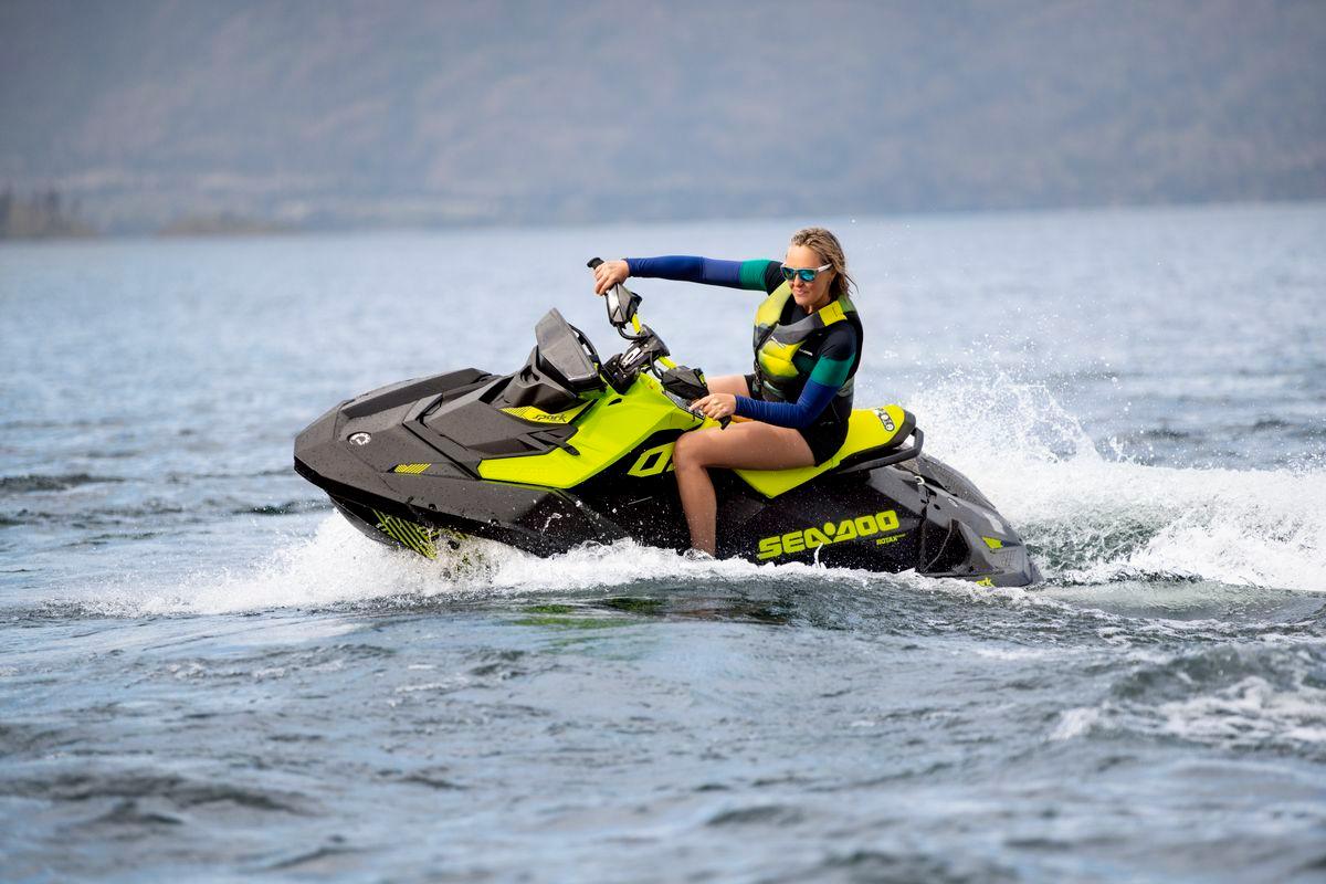 SeaDoo Spark Trixx 2UP 90 iBR Jetski Modell 2023 - Manta Green