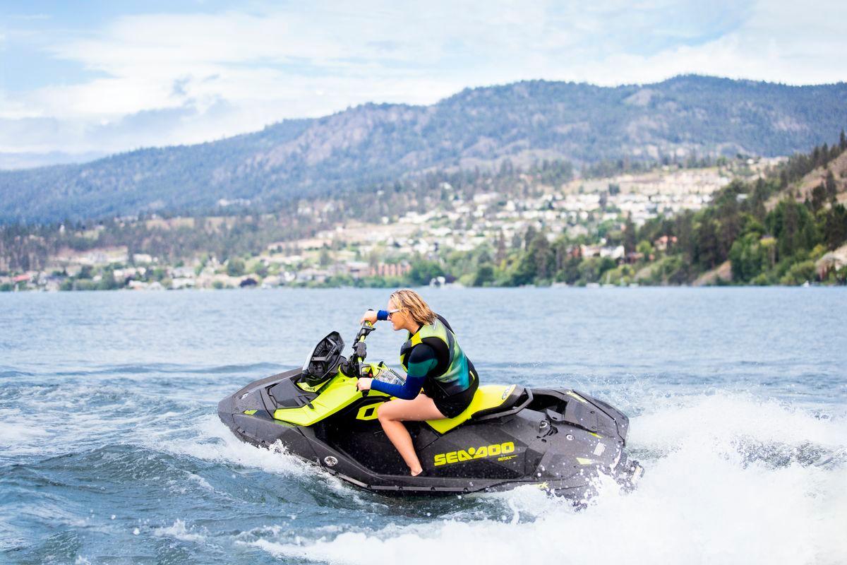 SeaDoo Spark Trixx 2UP 90 iBR Jetski Modell 2023 - Manta Green