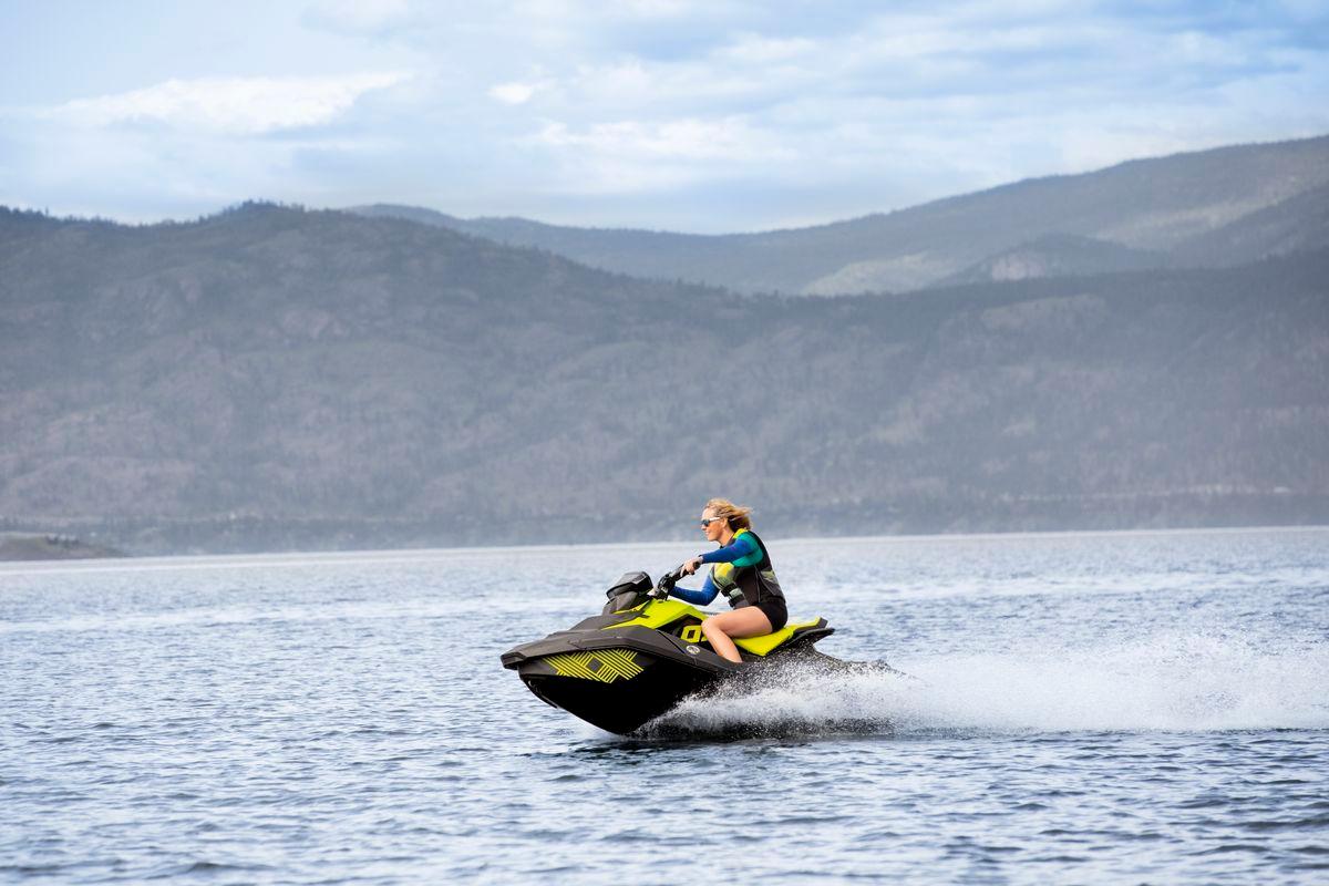 SeaDoo Spark Trixx 2UP 90 iBR Jetski Modell 2023 - Manta Green
