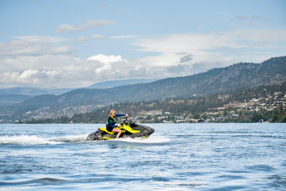 SeaDoo Spark Trixx 2UP 90 iBR Jetski Modell 2023 - Manta Green