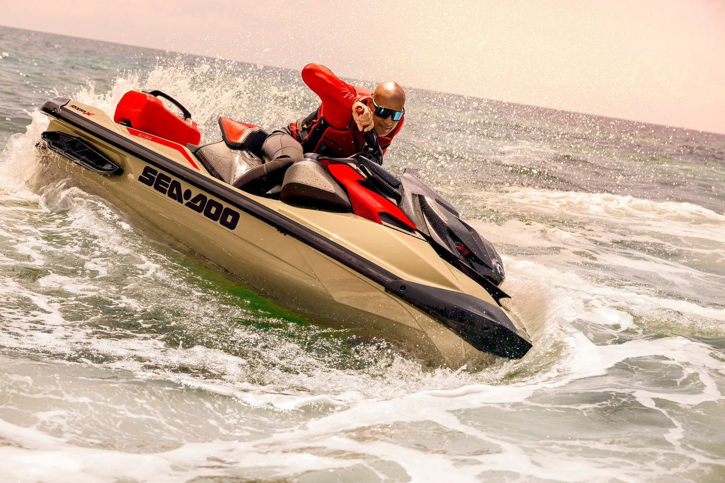 SeaDoo RXP-X RS 325 Audio Jetski Modell 2025 - Metallic Tan / Lava Red (Premium Color) - Marina Wassersport GmbH