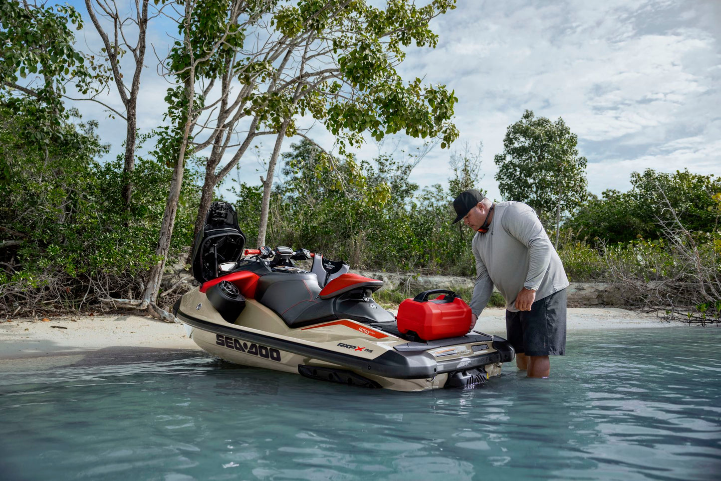 SeaDoo RXP-X RS 325 Audio Jetski Modell 2025 - Metallic Tan / Lava Red (Premium Color) - Marina Wassersport GmbH