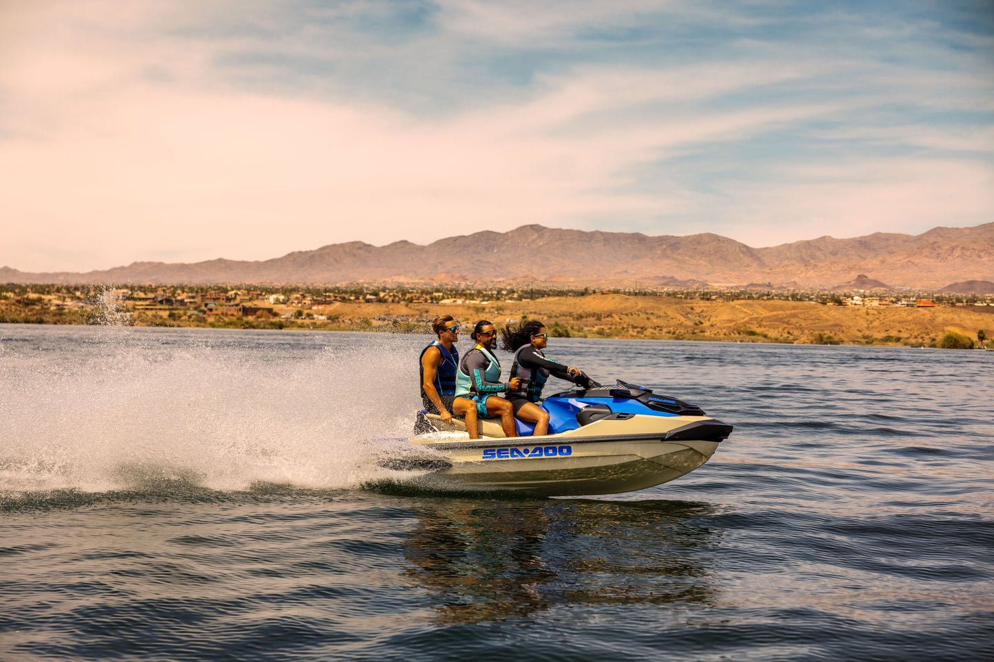 SeaDoo Wake Pro 230 Audio iDF Jetski Modell 2025 - Sand / Dazzling Blue - Marina Wassersport GmbH