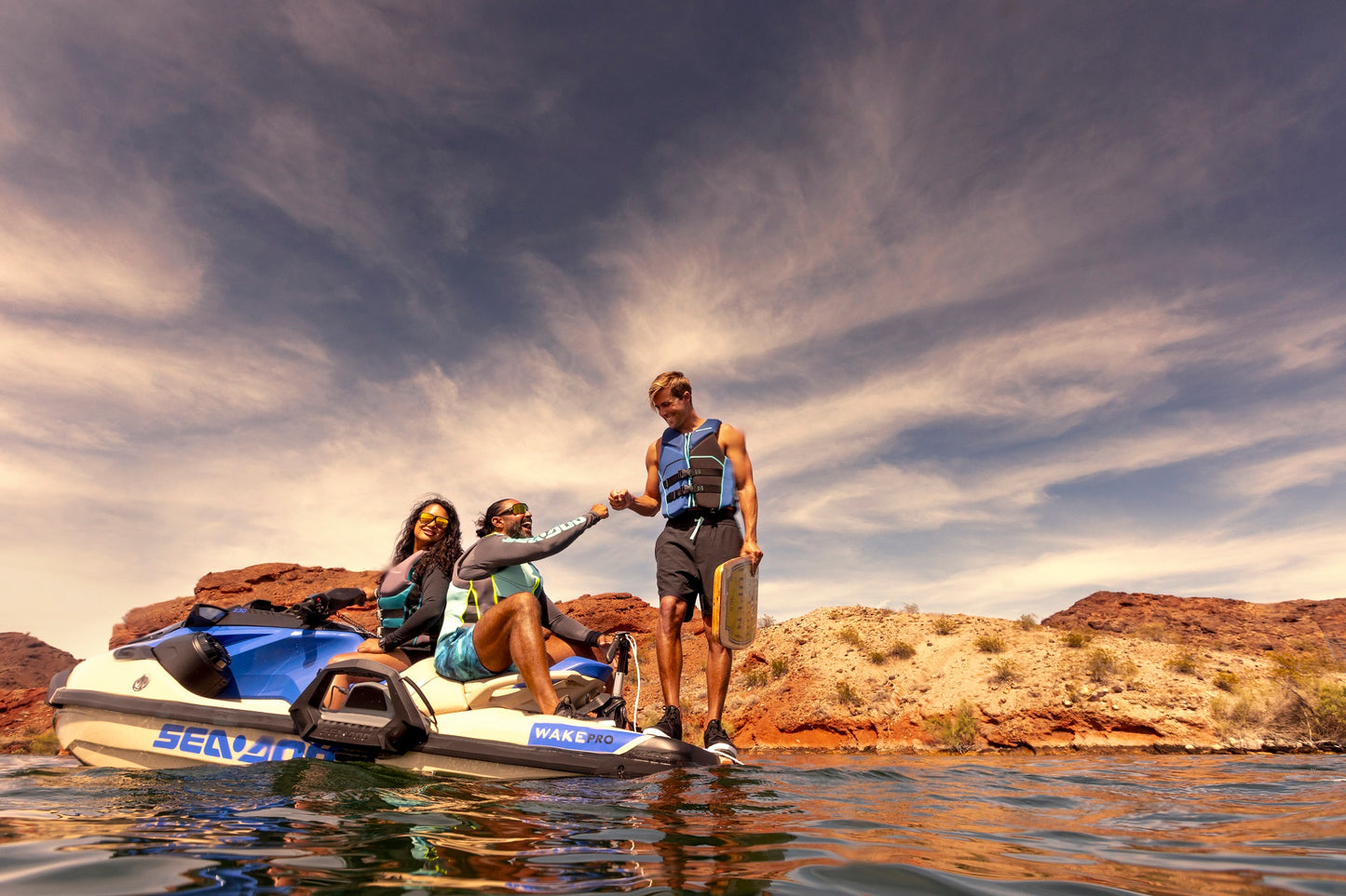 SeaDoo Wake Pro 230 Audio iDF Jetski Modell 2025 - Sand / Dazzling Blue - Marina Wassersport GmbH
