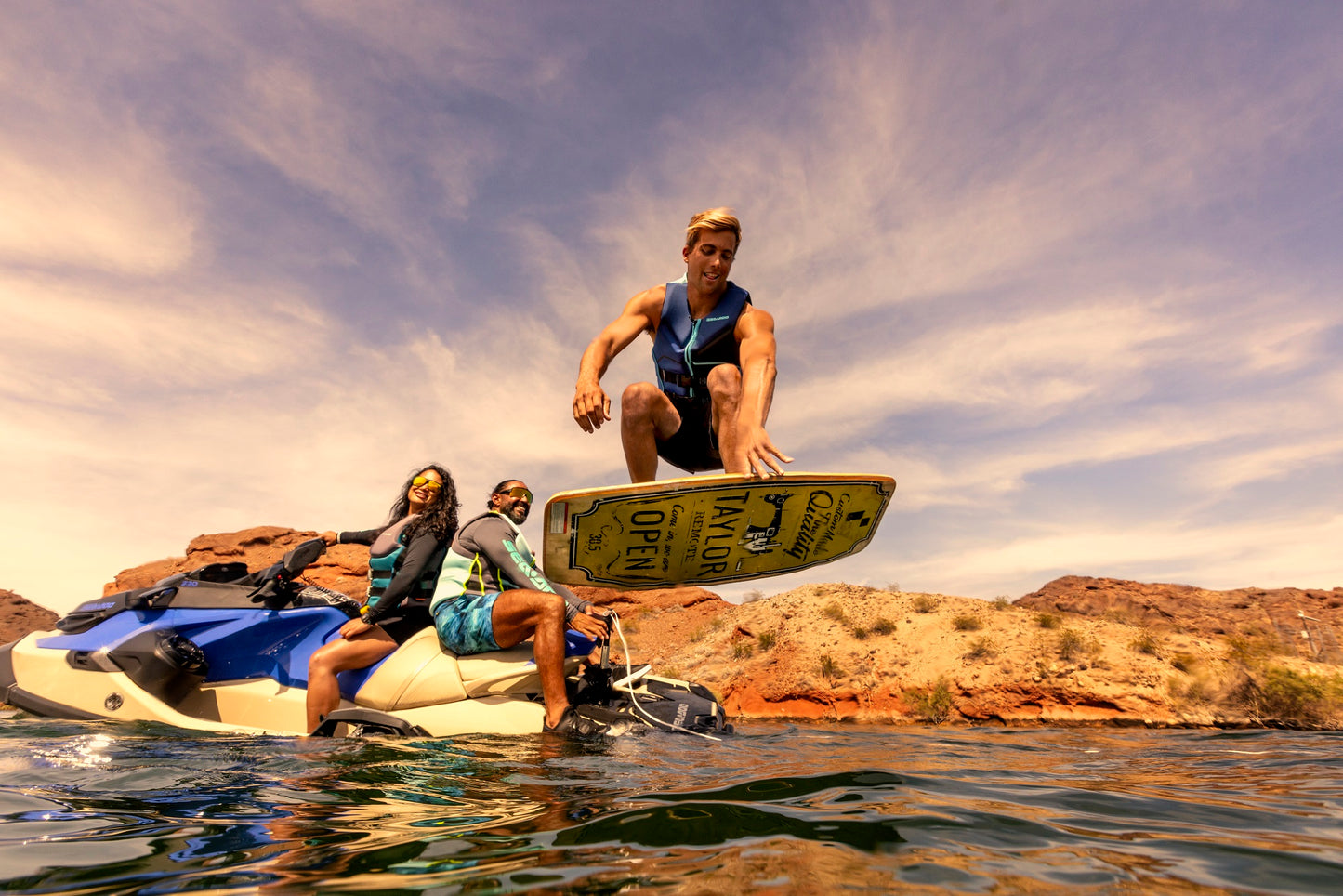 SeaDoo Wake Pro 230 Audio iDF Jetski Modell 2025 - Sand / Dazzling Blue - Marina Wassersport GmbH