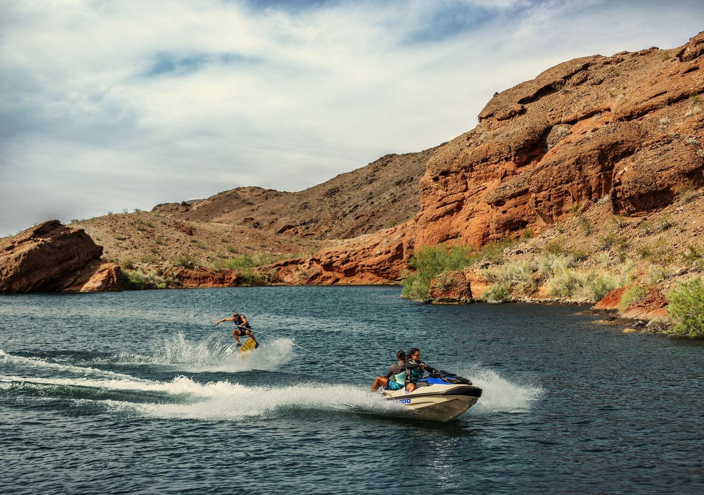 SeaDoo Wake Pro 230 Audio iDF Jetski Modell 2025 - Sand / Dazzling Blue - Marina Wassersport GmbH