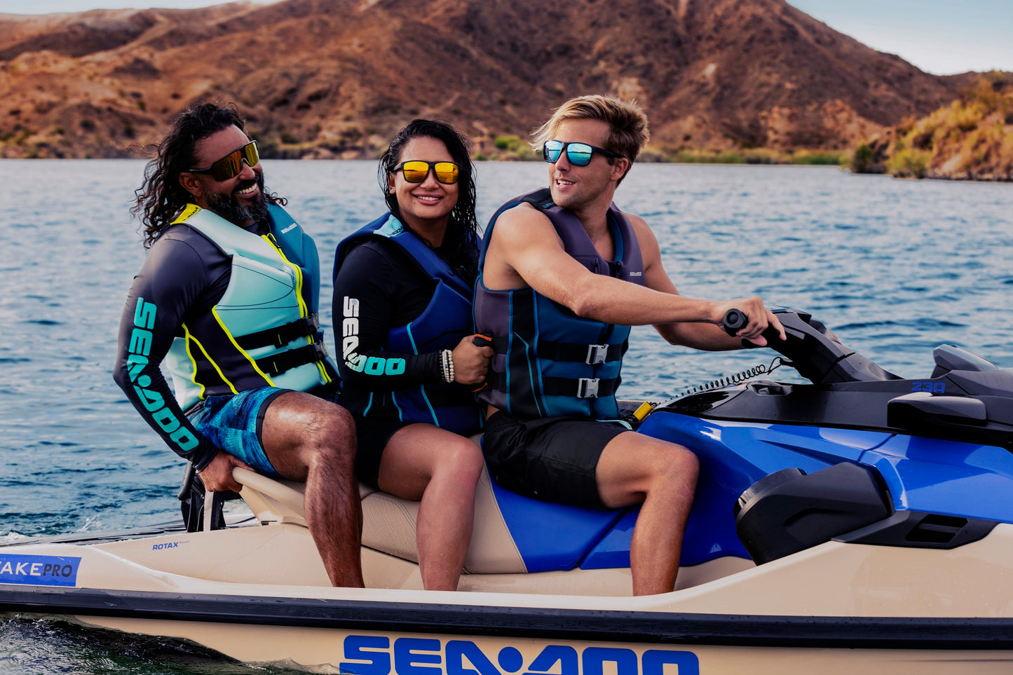 SeaDoo Wake Pro 230 Audio iDF Jetski Modell 2025 - Sand / Dazzling Blue - Marina Wassersport GmbH