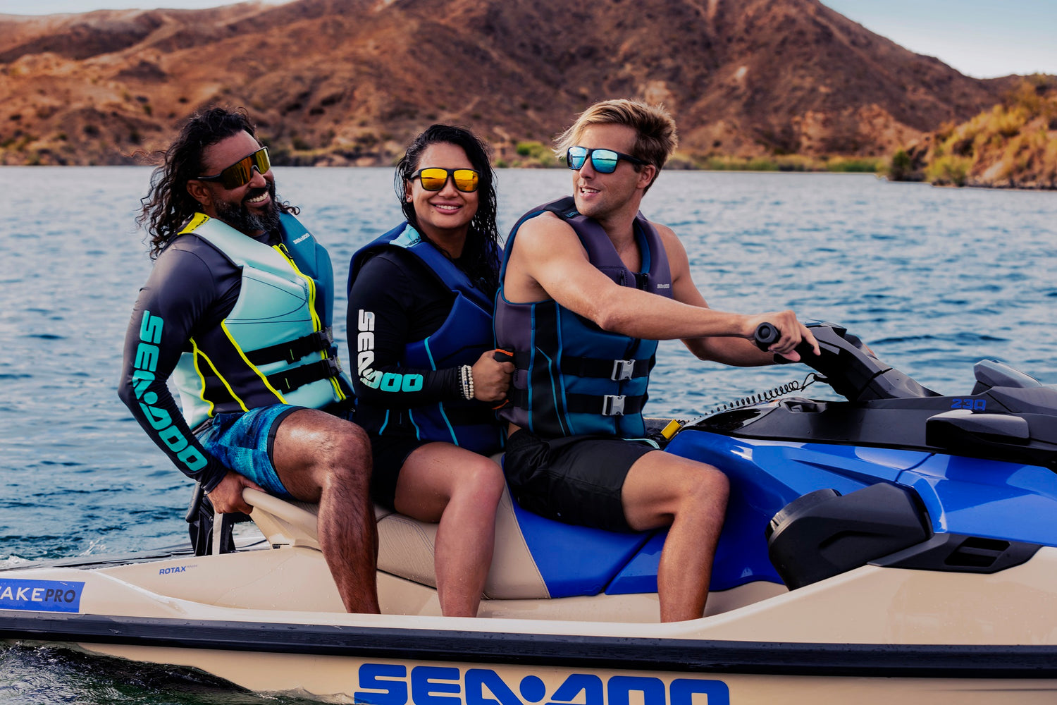 SeaDoo Wake Pro 230 Audio iDF Jetski Modell 2025 - Sand / Dazzling Blue - Marina Wassersport GmbH