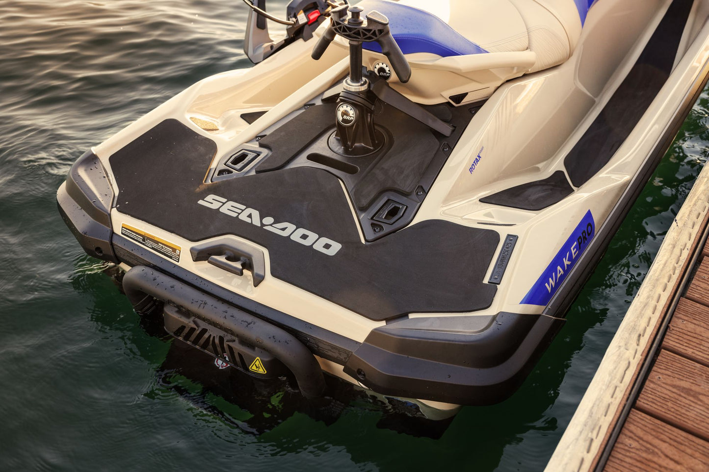 SeaDoo Wake Pro 230 Audio iDF Jetski Modell 2025 - Sand / Dazzling Blue - Marina Wassersport GmbH