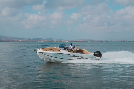 Quicksilver Activ 755 Sundeck