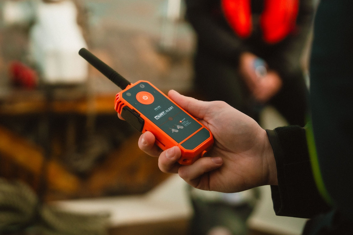 sMRT ALERT AIS / DSC MOB‑Sender Klasse M – Mann‑über‑Bord Notfallsender mit GPS, AIS & DSC