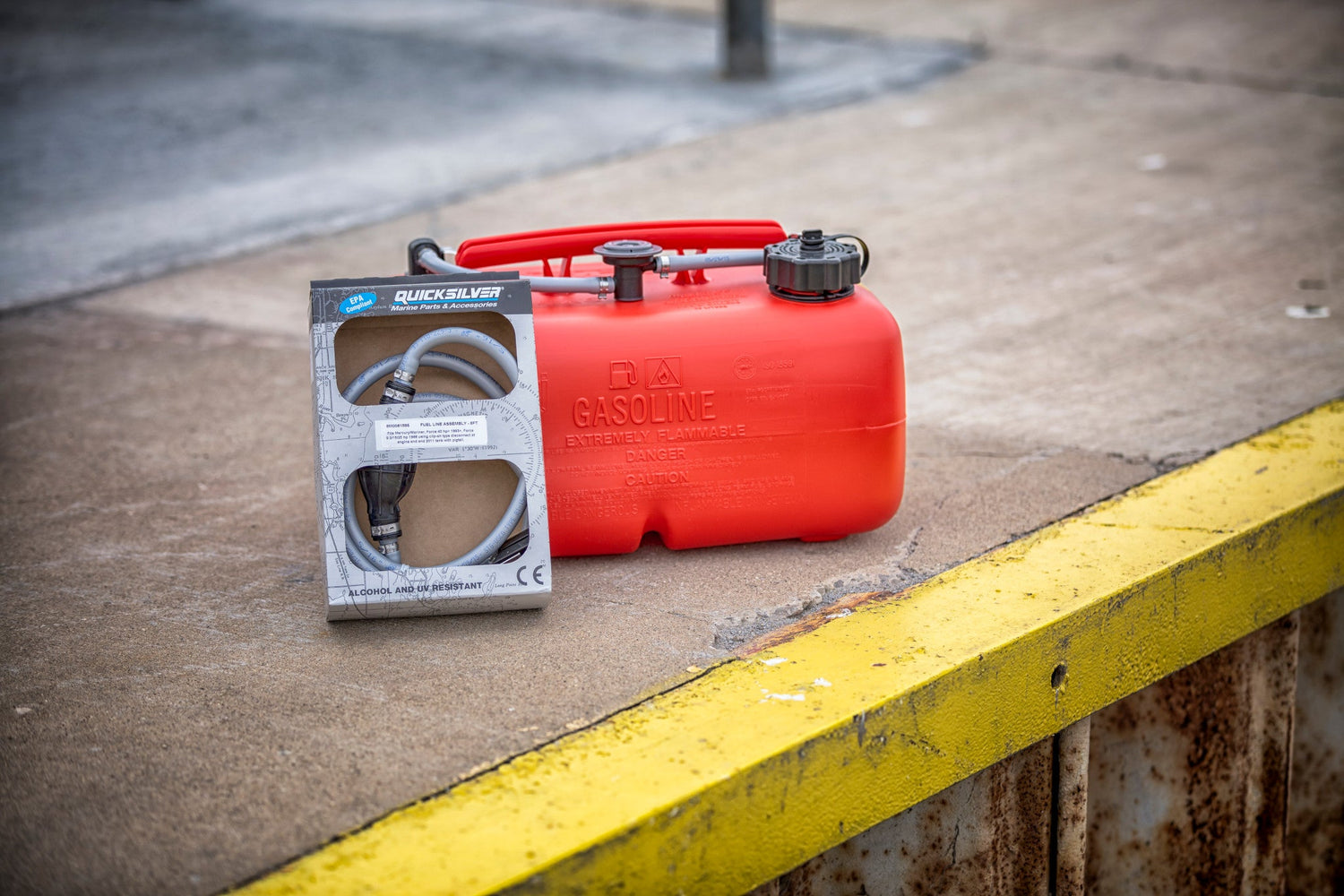 Kraftstofftanks und Leitungen