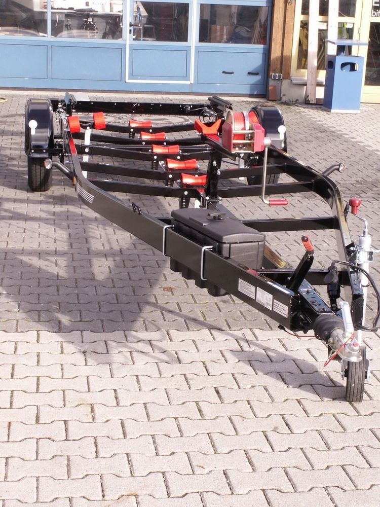 Harbeck Anhänger für Motorboote - Classic Line - Marina Wassersport GmbH
