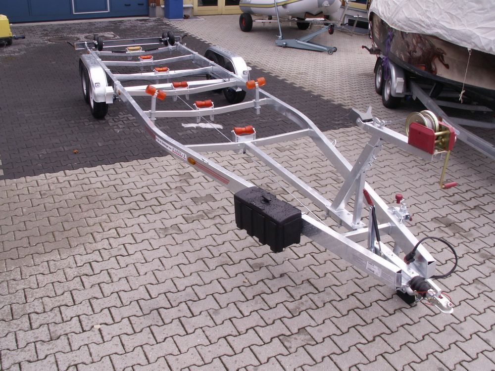 Harbeck Anhänger für Motorboote - Classic Line - Marina Wassersport GmbH
