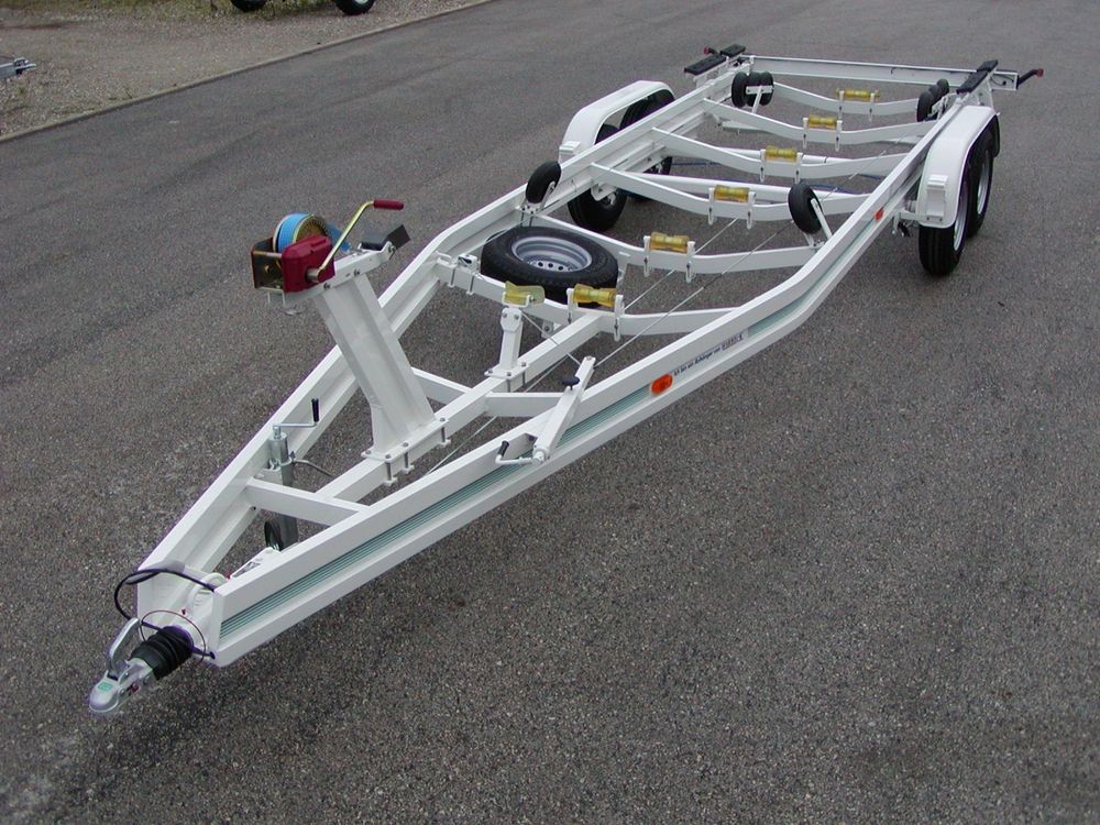 Harbeck Anhänger für Motorboote - Classic Line - Marina Wassersport GmbH