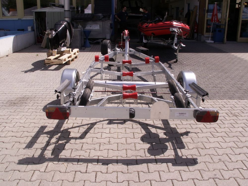 Harbeck Anhänger für Motorboote - Comfort Line - Marina Wassersport GmbH