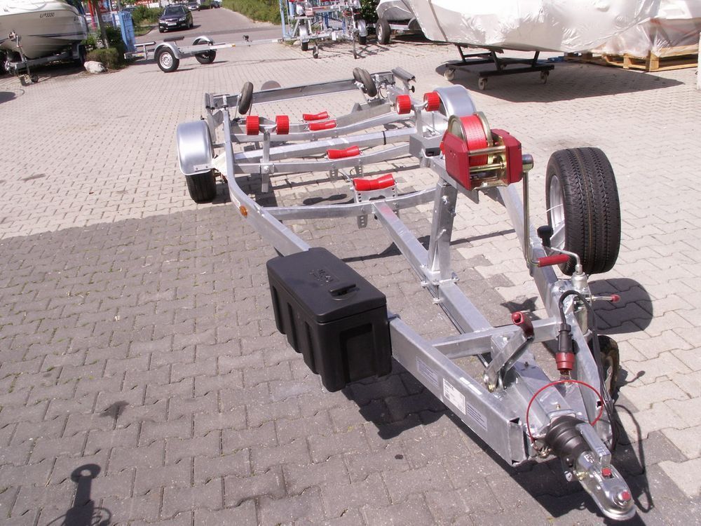 Harbeck Anhänger für Motorboote - Comfort Line - Marina Wassersport GmbH