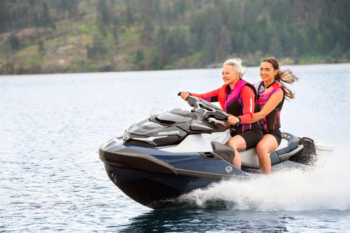 SeaDoo GTX Limited 300 Audio iDF Jetski Modell 2023 - Blue Abyss - Marina Wassersport GmbH