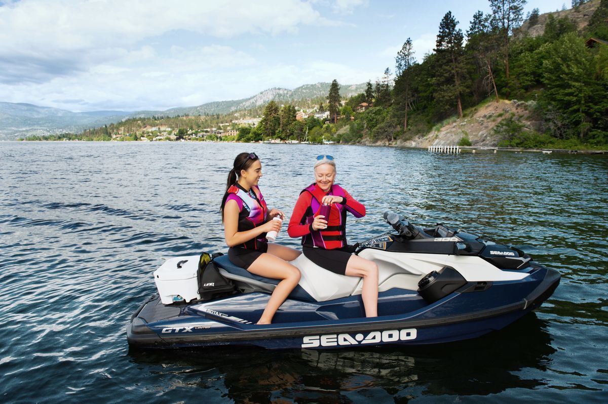 SeaDoo GTX Limited 300 Audio iDF Jetski Modell 2023 - Blue Abyss - Marina Wassersport GmbH