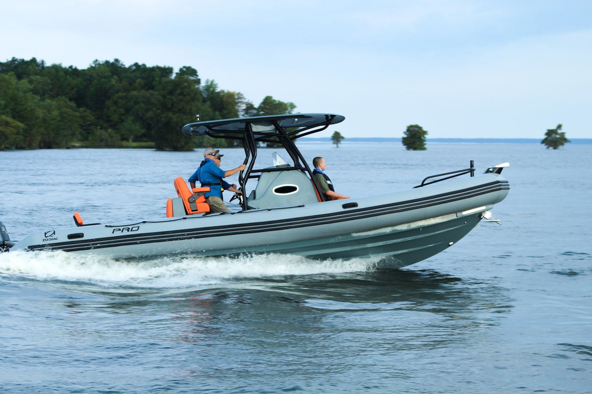 Zodiac Pro 850 - Marina Wassersport GmbH