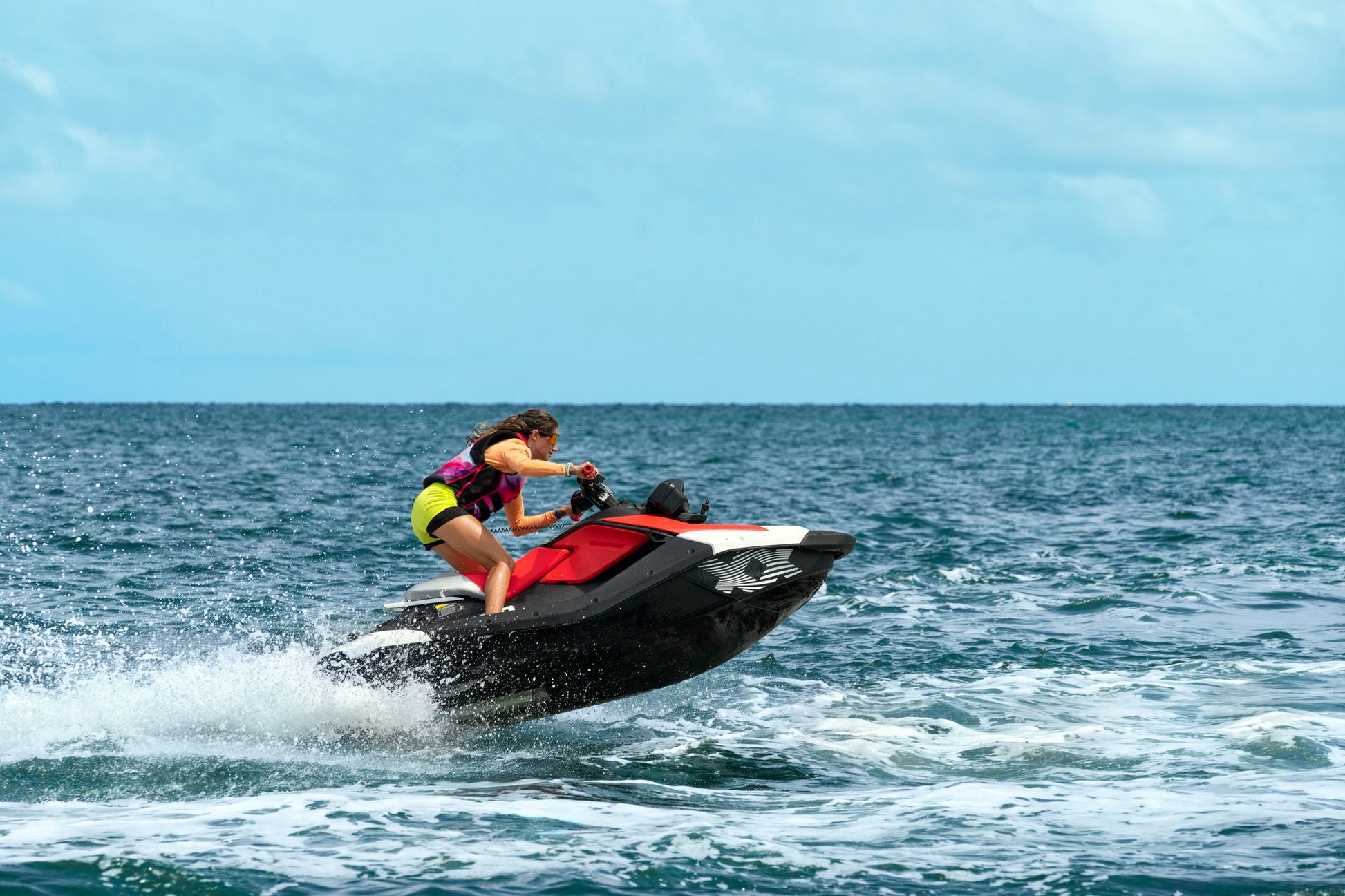 SeaDoo Spark Trixx 1UP 90 iBR Jetski Modell 2024 - Weiß / Dragonred - Marina Wassersport GmbH