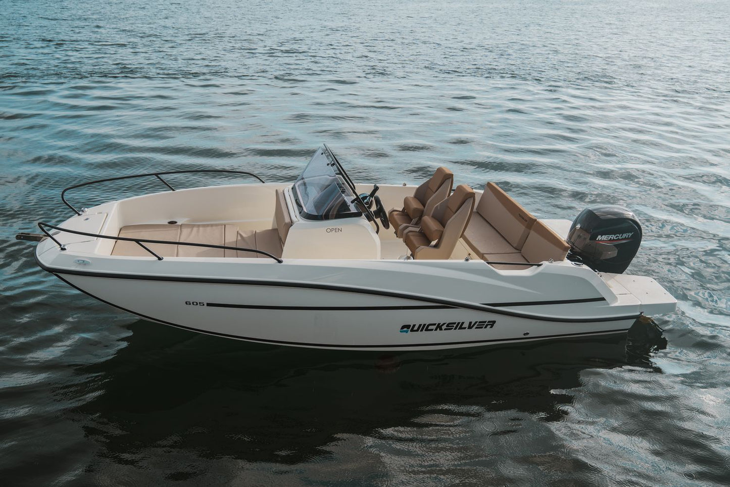 Quicksilver Activ 605 Open