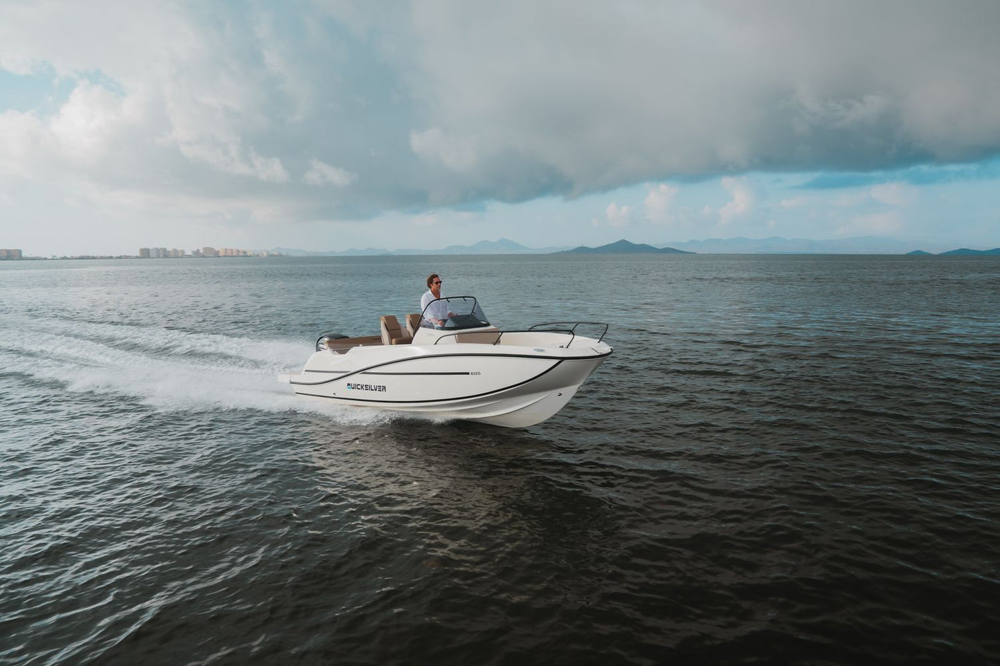 Quicksilver Activ 605 Open