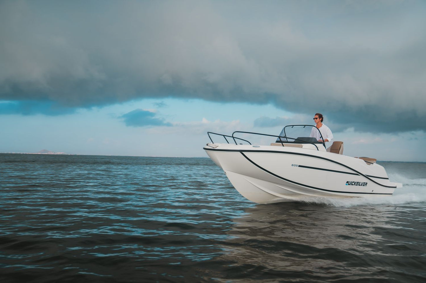 Quicksilver Activ 605 Open