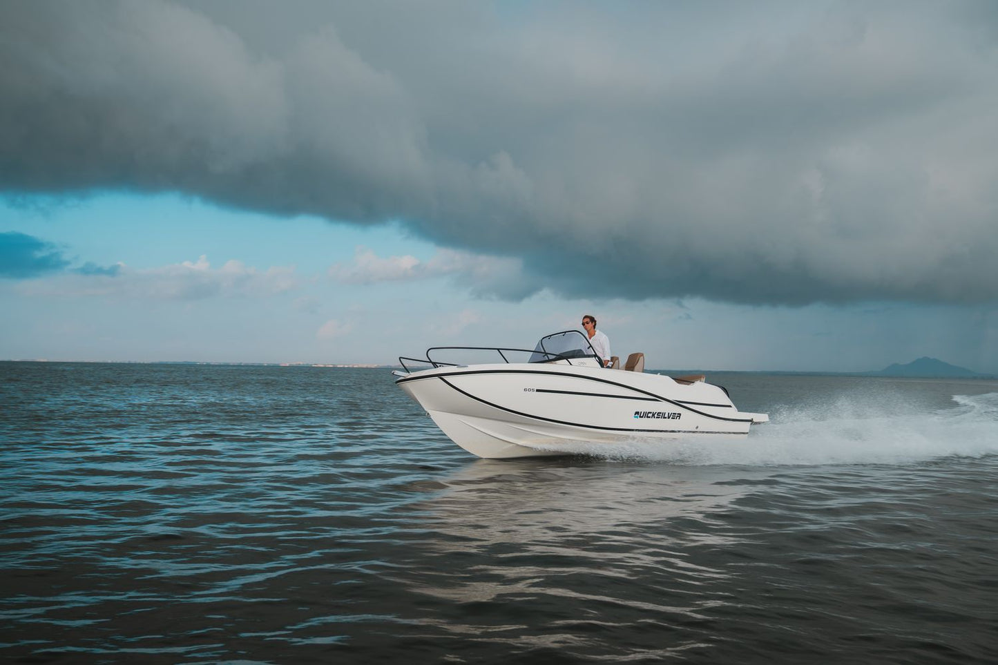 Quicksilver Activ 605 Open