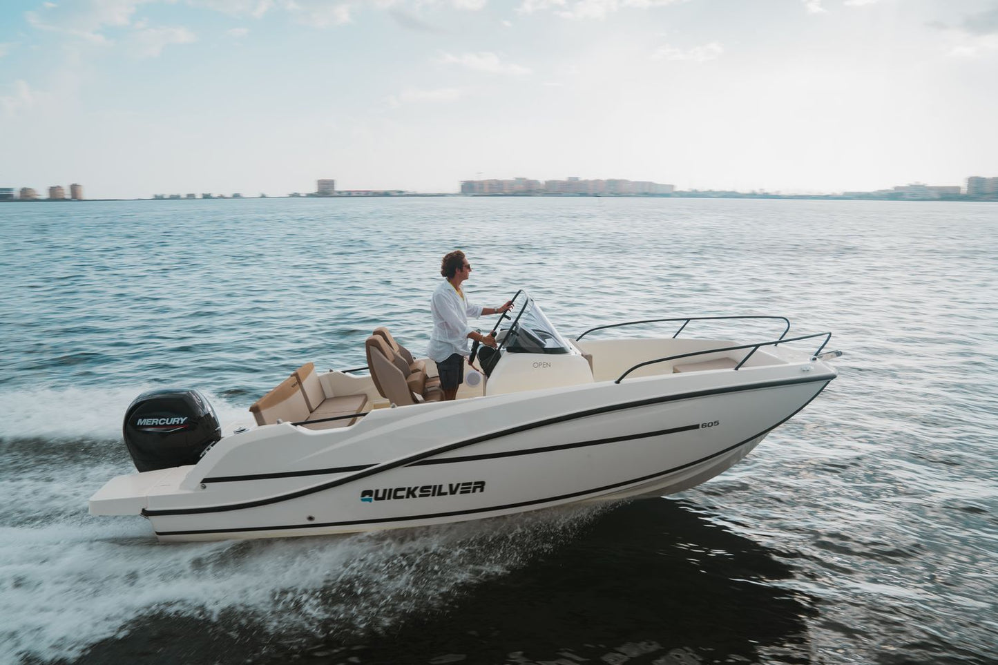 Quicksilver Activ 605 Open