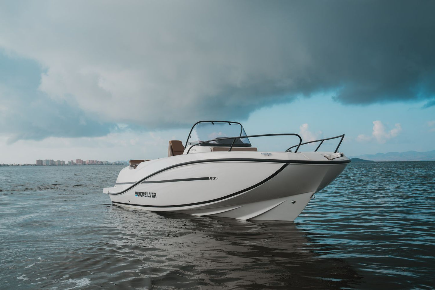 Quicksilver Activ 605 Open