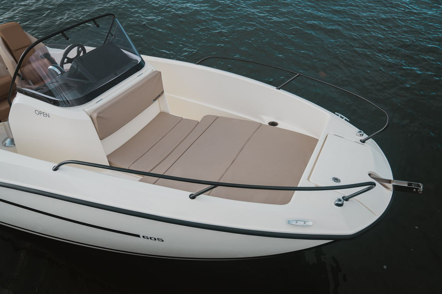 Quicksilver Activ 605 Open