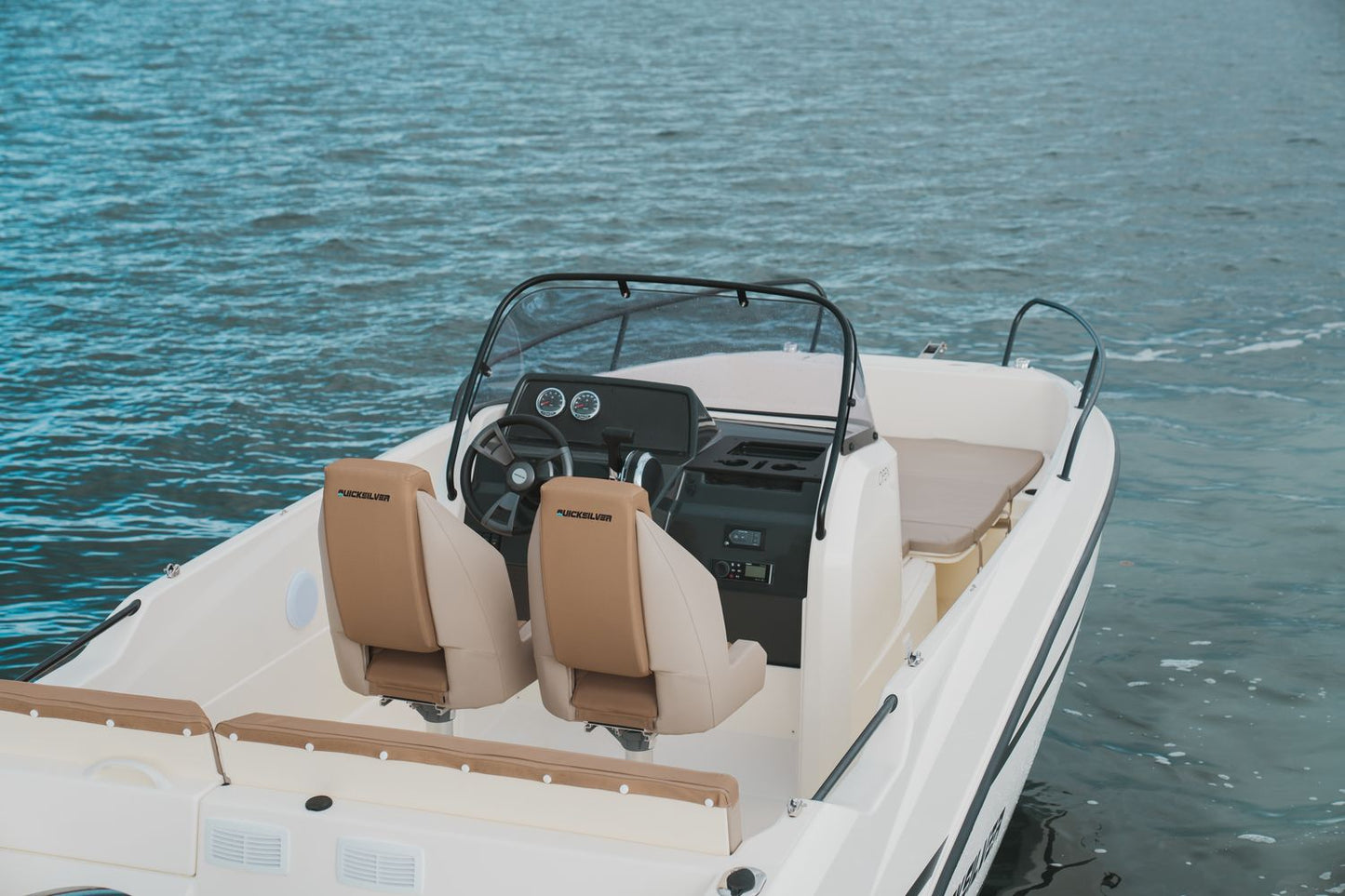 Quicksilver Activ 605 Open