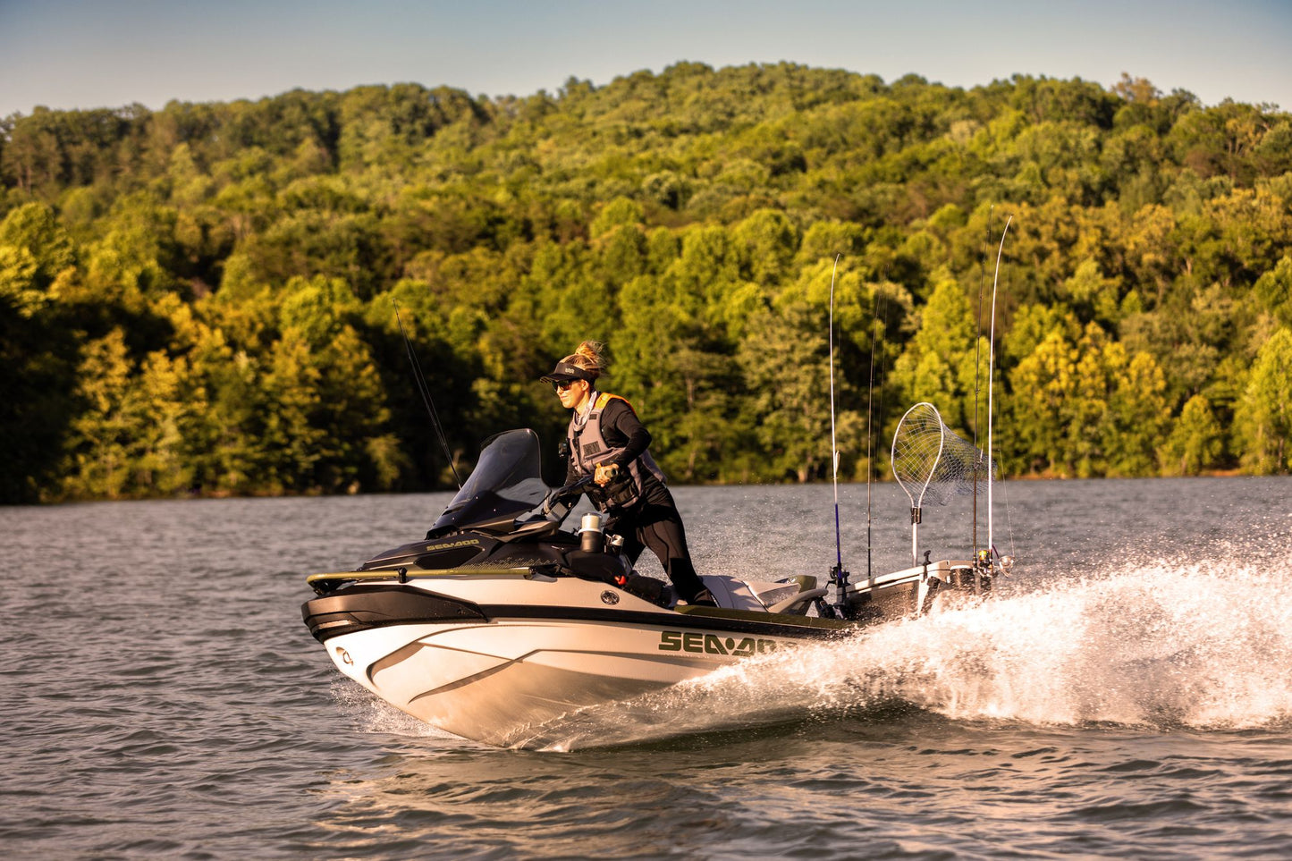 SeaDoo FishPro APEX 300 Audio iDF Jetski Modell 2025 - Shark Grey / Nori Green - Marina Wassersport GmbH