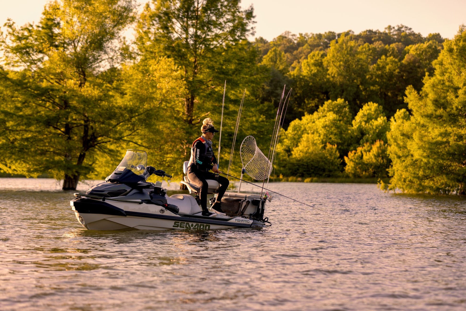 SeaDoo FishPro APEX 300 Audio iDF Jetski Modell 2025 - Shark Grey / Nori Green - Marina Wassersport GmbH