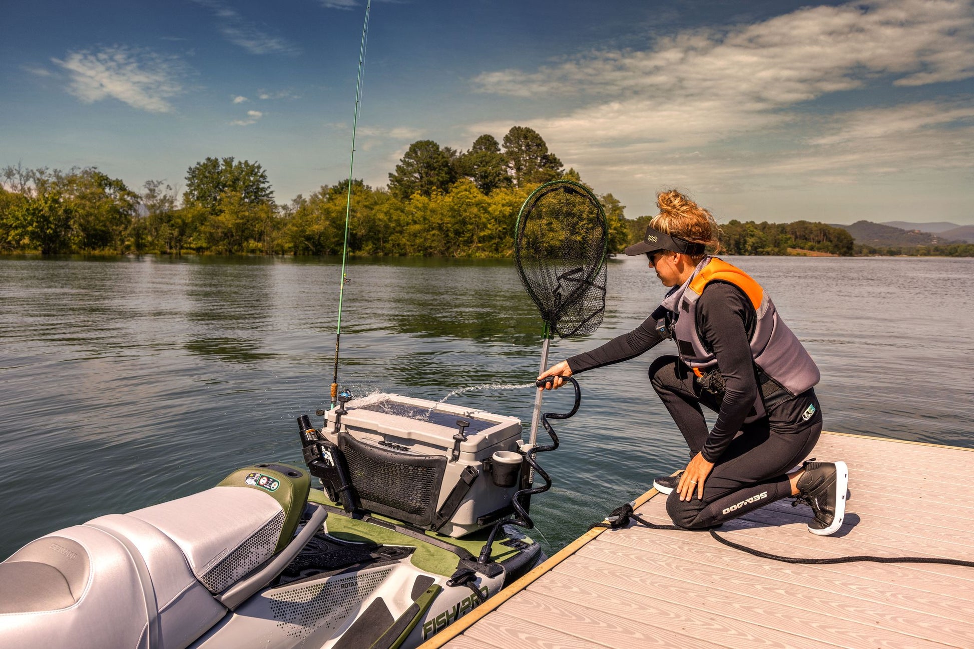 SeaDoo FishPro APEX 300 Audio iDF Jetski Modell 2025 - Shark Grey / Nori Green - Marina Wassersport GmbH