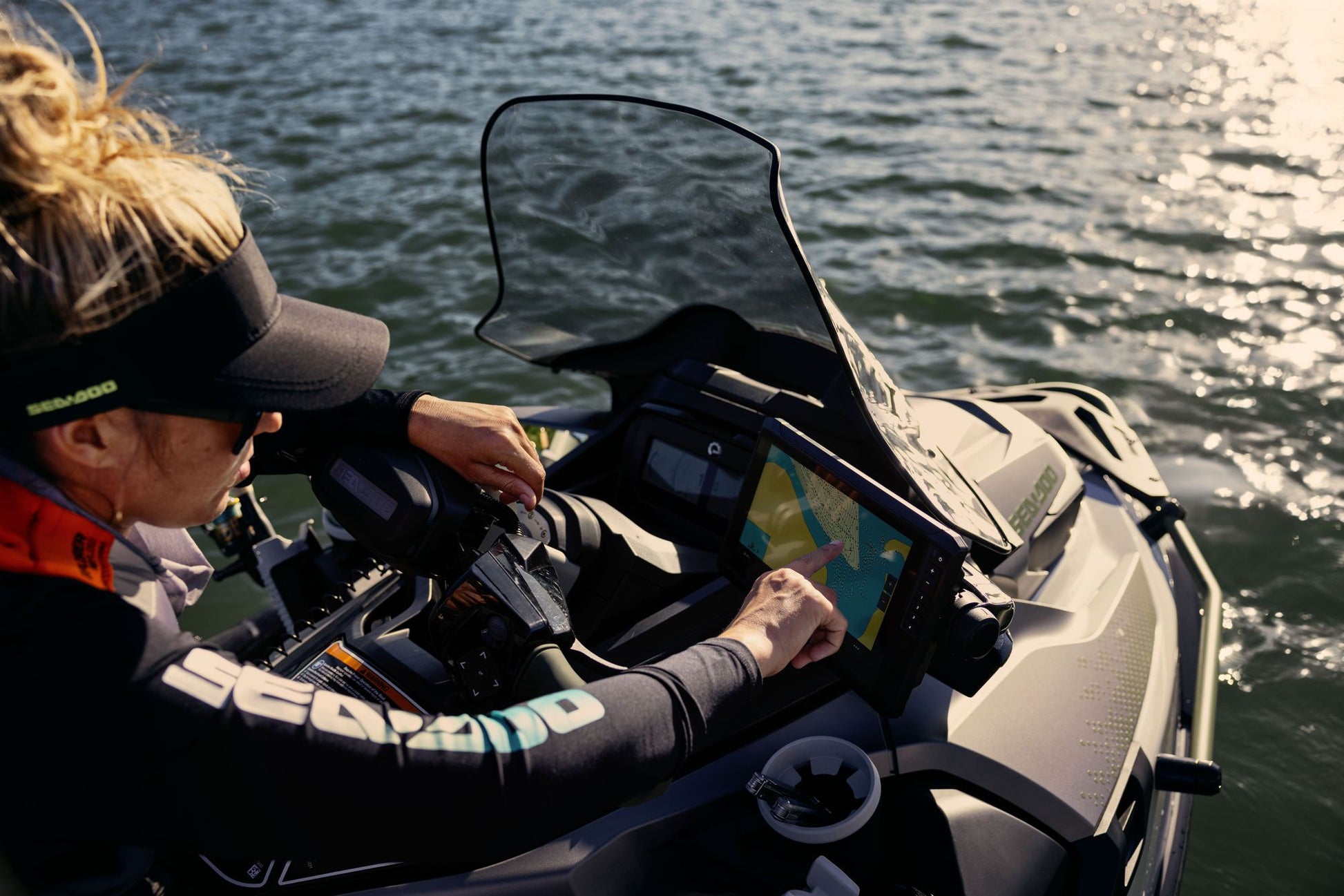 SeaDoo FishPro APEX 300 Audio iDF Jetski Modell 2025 - Shark Grey / Nori Green - Marina Wassersport GmbH