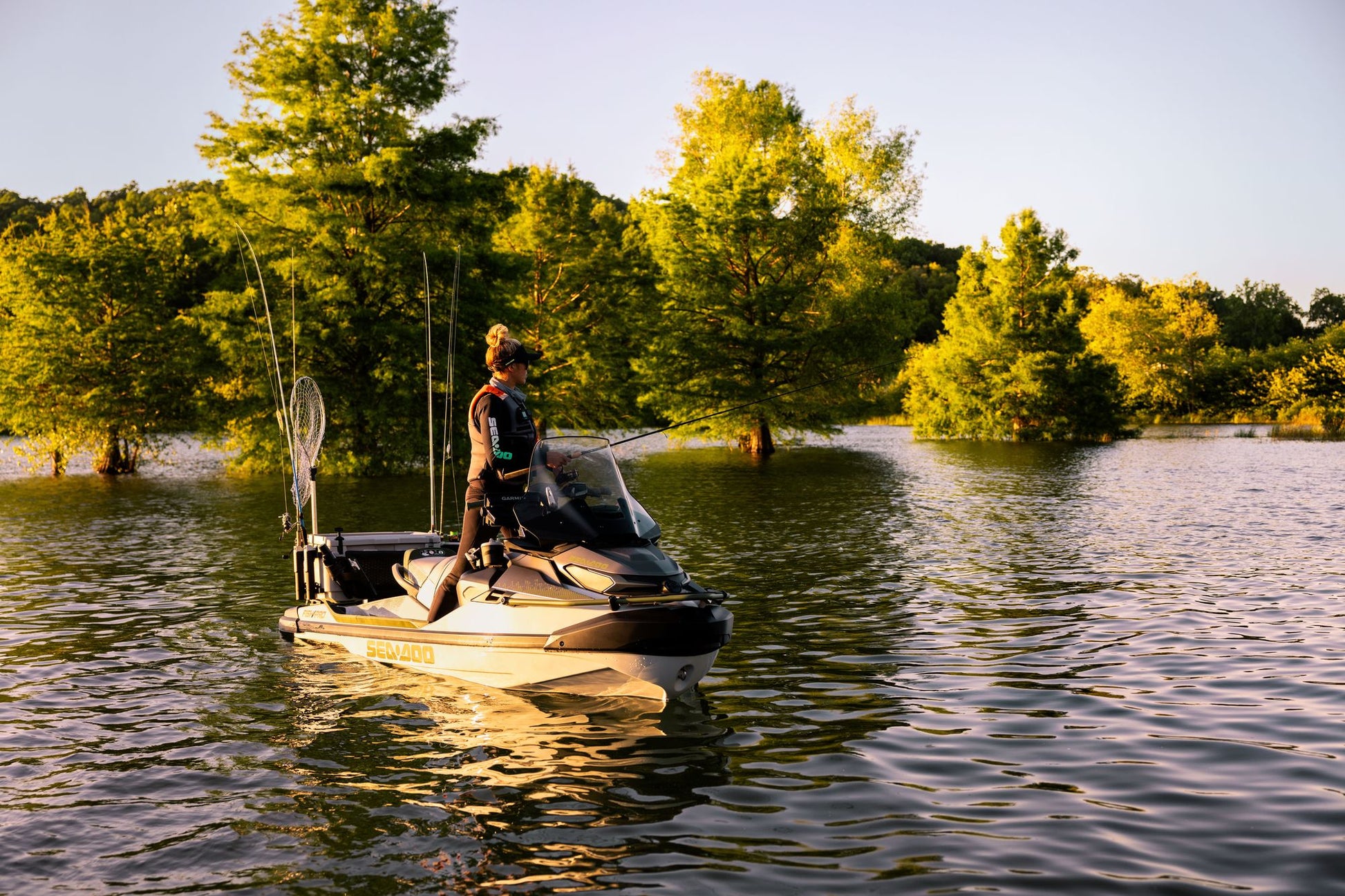 SeaDoo FishPro APEX 300 Audio iDF Jetski Modell 2025 - Shark Grey / Nori Green - Marina Wassersport GmbH