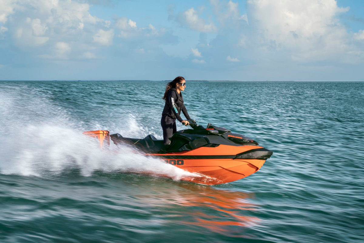 Sea-Doo RXT-X 350 Modell 2027 – Solar Orange Metallic Premium